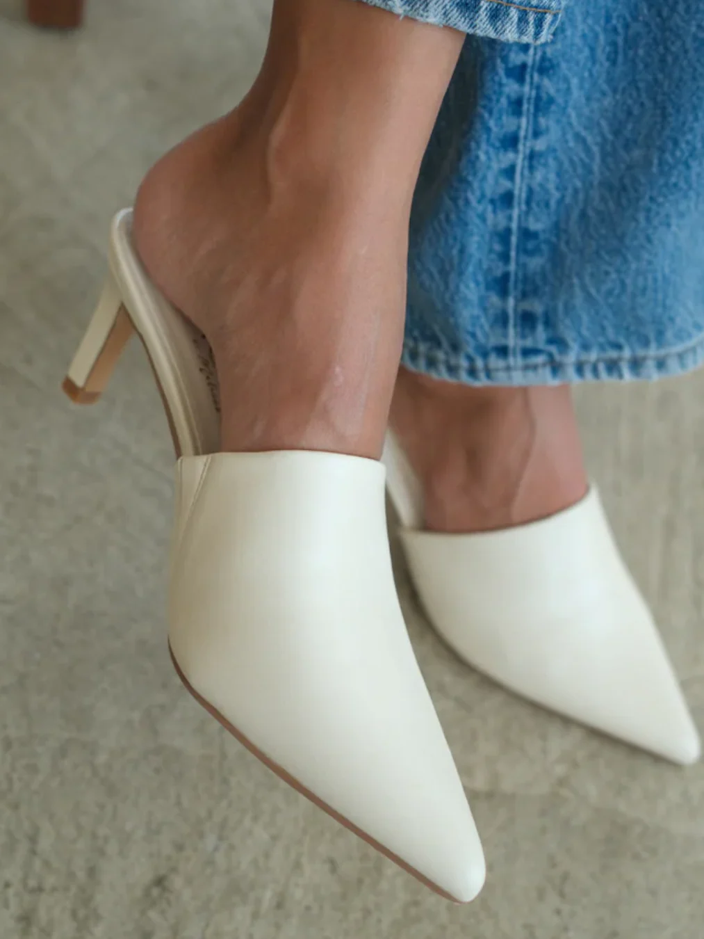 Garrett Ivory Pointed Toe Heel - Image 4