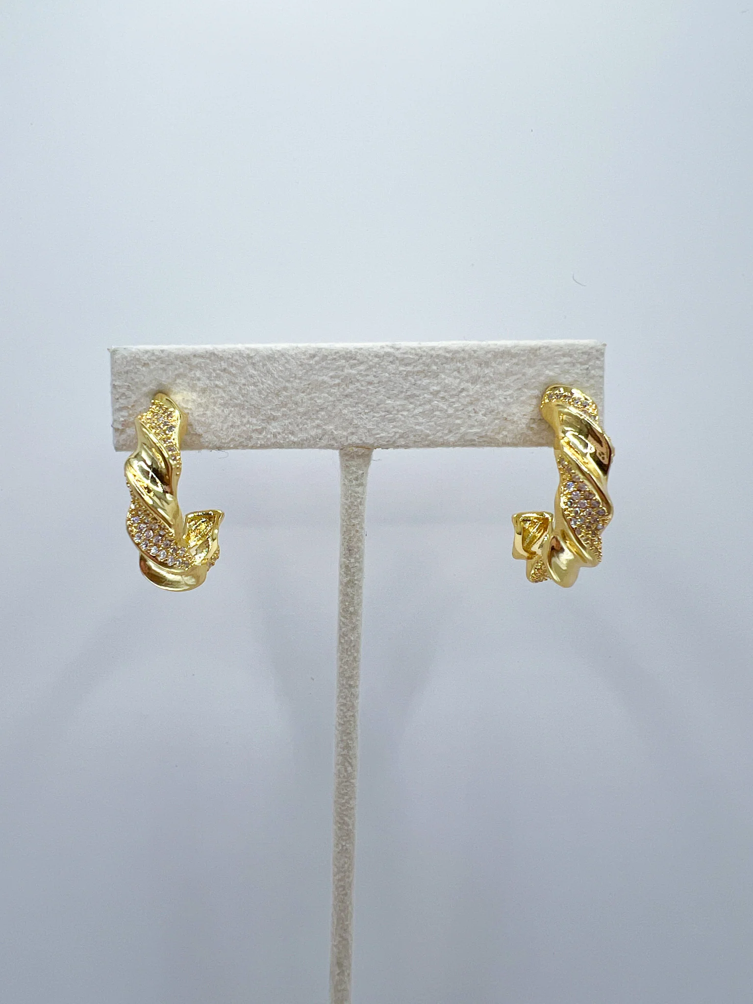 Huda Hoop Earring - Image 2