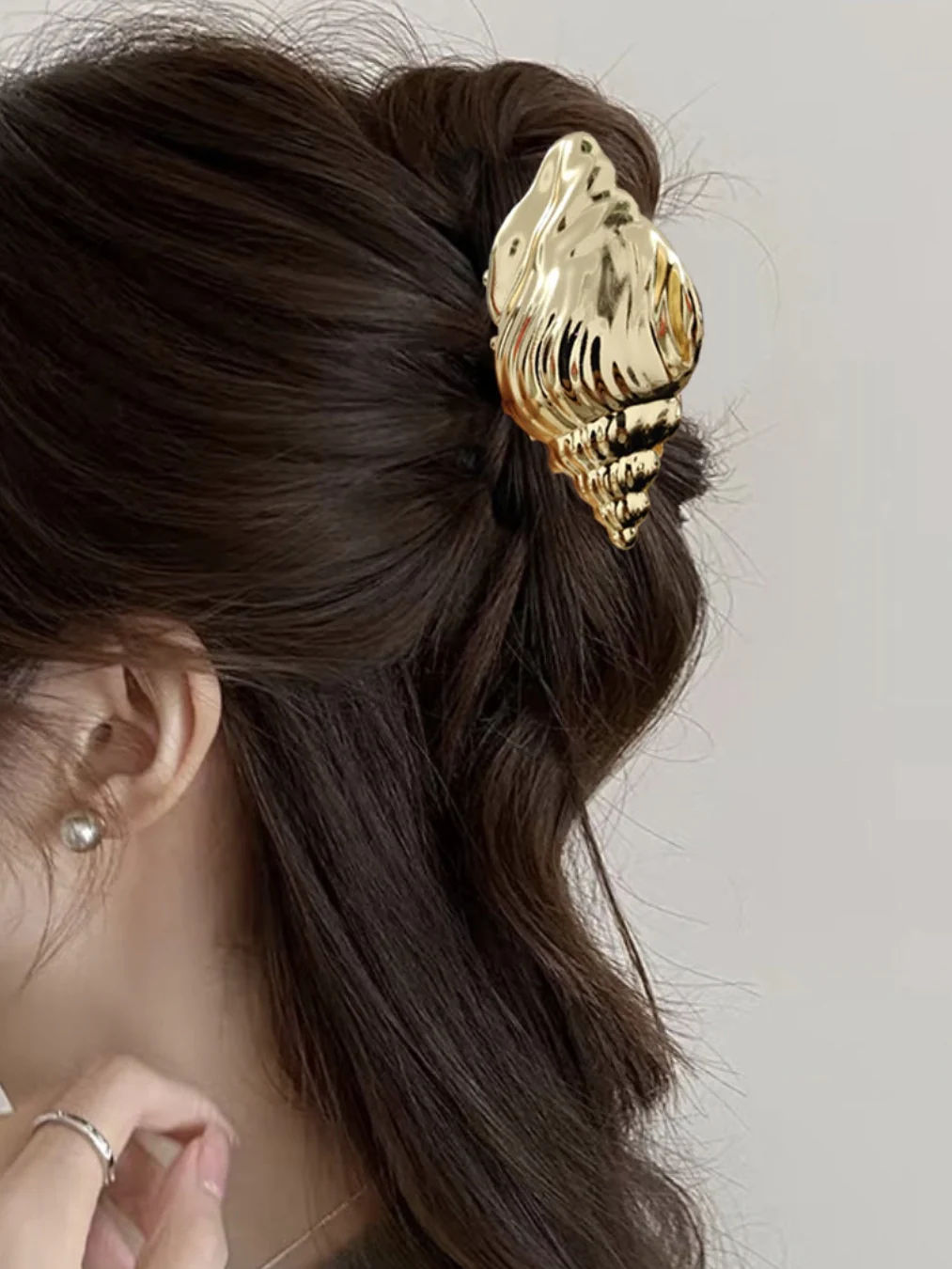 Conch Shell Hair Claw Clip - Image 4